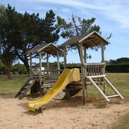 Location Type 2 A : Piscine Chauffee, Tennis, Pres Commerces Et - Fr-1-231-293 Holiday home