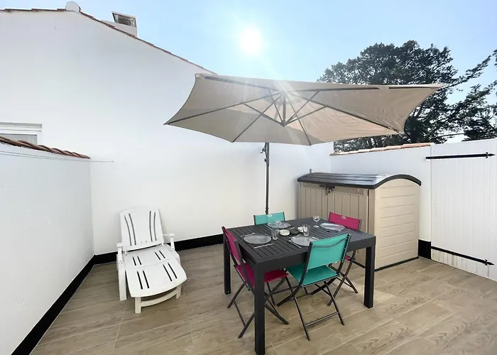 Location Type 2 A : Piscine Chauffee, Tennis, Pres Commerces Et - Fr-1-231-293